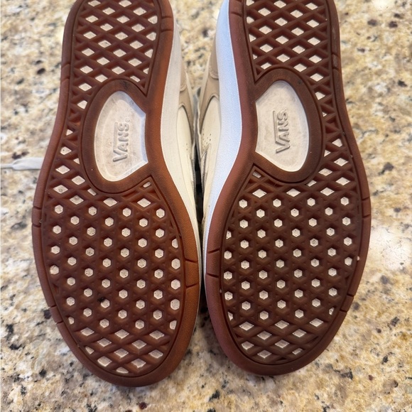 Vans ivory and White tan Sneakers Classic Skate Style Womens 6.5 Mens size 5 - Picture 4 of 6